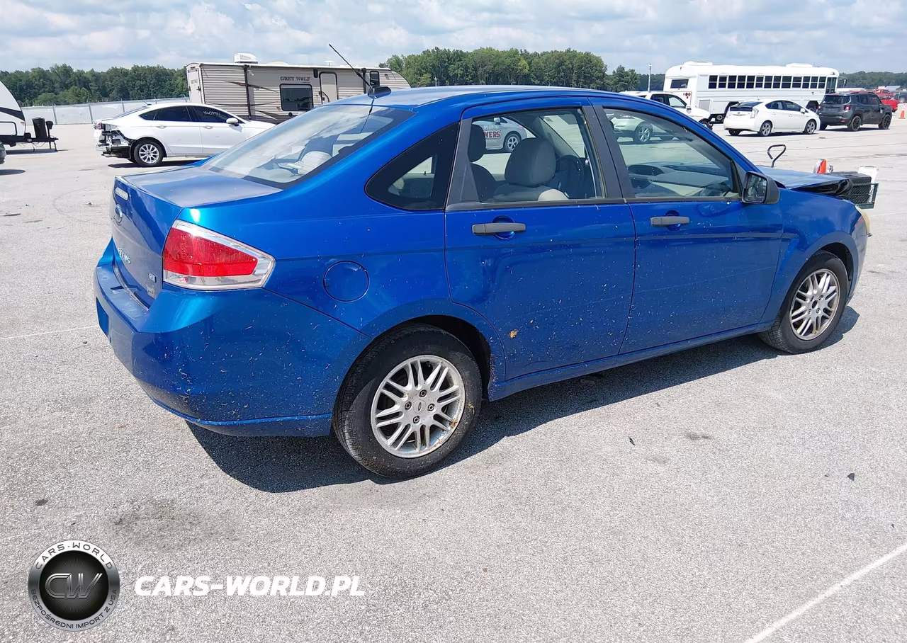 2010 Ford Focus Se VIN:1FAHP3FN2AW261847 - 4