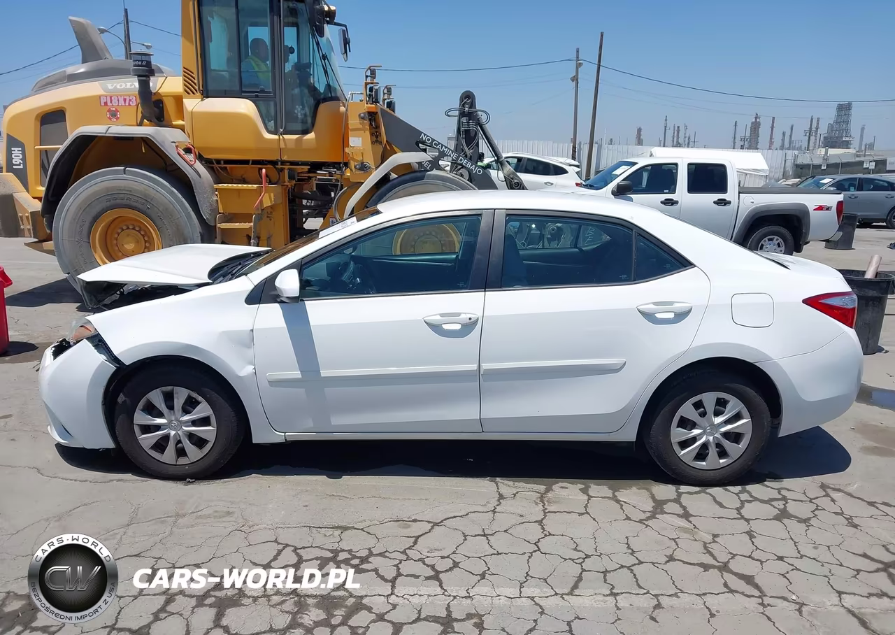 2015 Toyota Corolla L VIN:5YFBURHE9FP305822 - 14