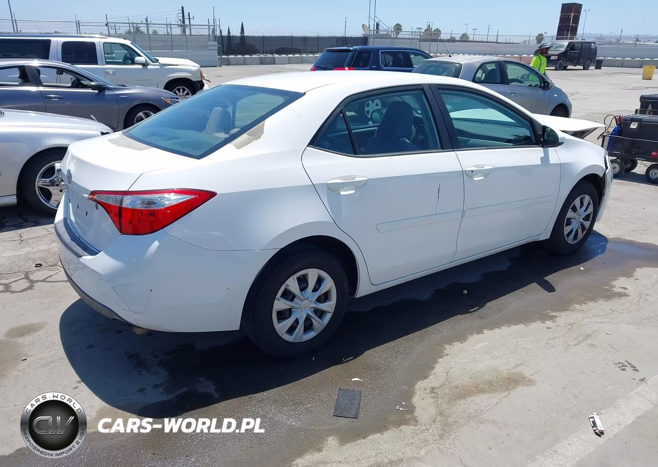 2015 Toyota Corolla L VIN:5YFBURHE9FP305822 - 4