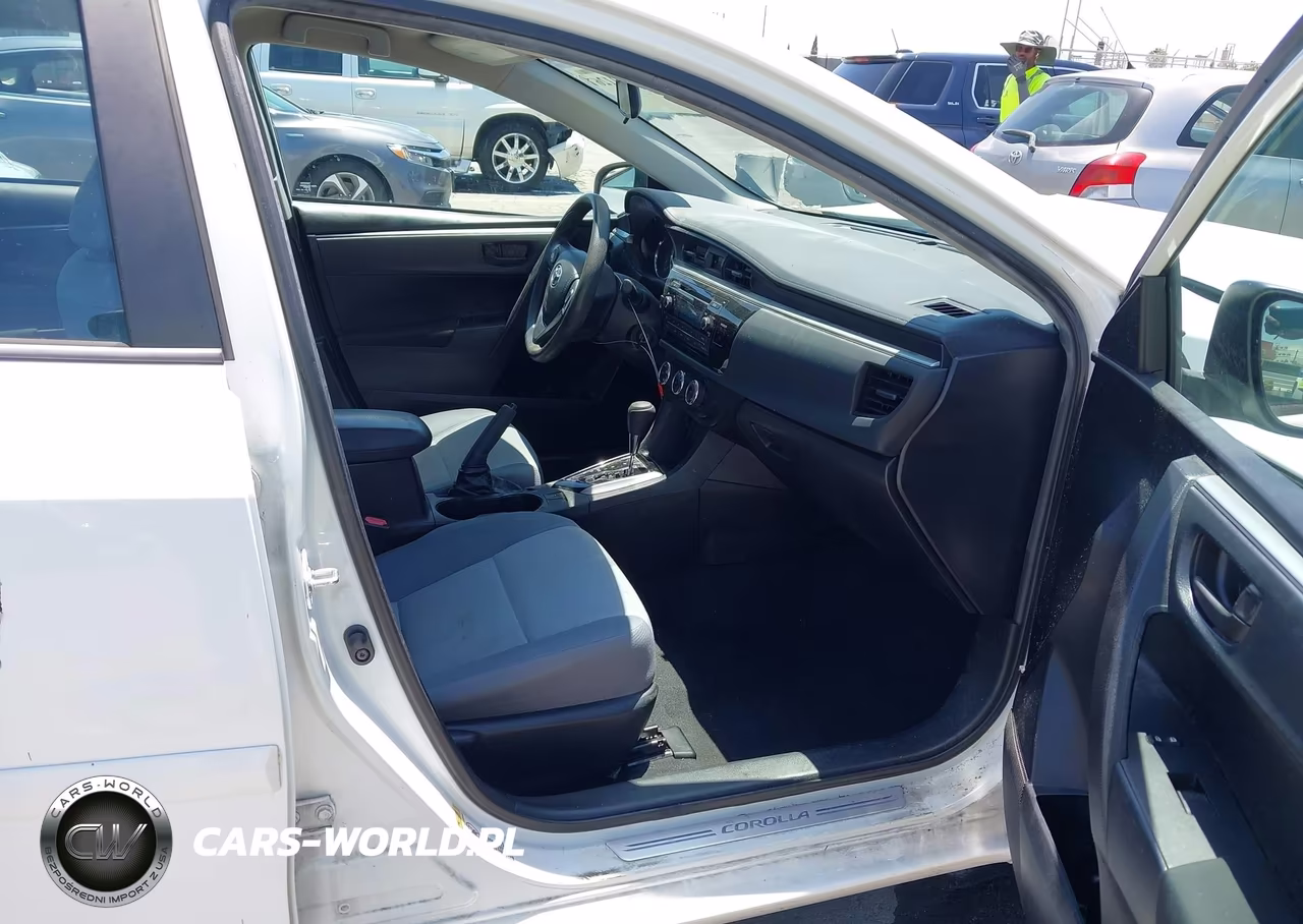 2015 Toyota Corolla L VIN:5YFBURHE9FP305822 - 5