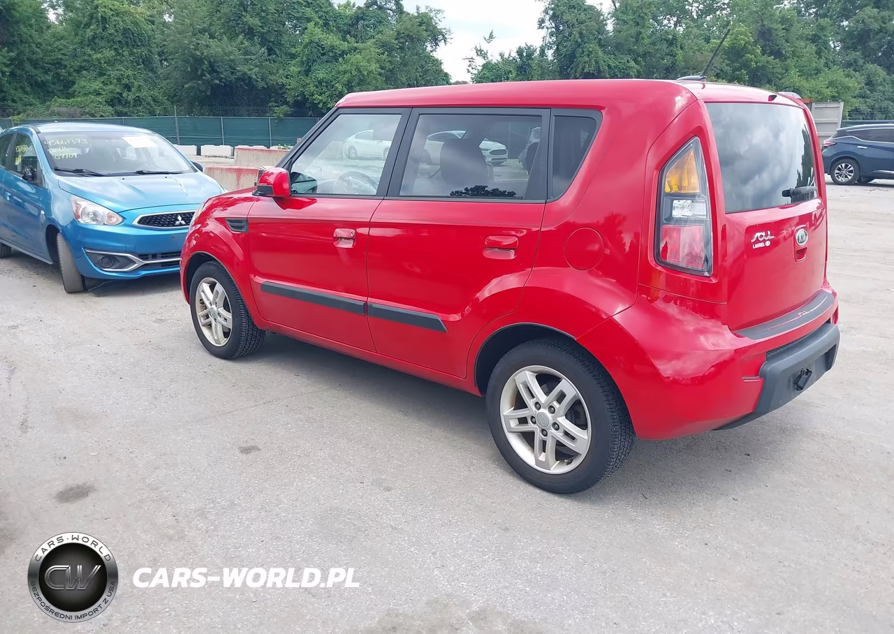 2010 Kia Soul + VIN:KNDJT2A29A7138409 - 3