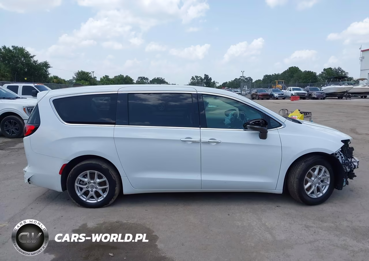 2023 Chrysler Voyager Lx VIN:2C4RC1CG2PR596144 - 14