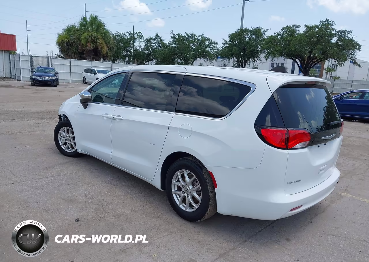 2023 Chrysler Voyager Lx VIN:2C4RC1CG2PR596144 - 3
