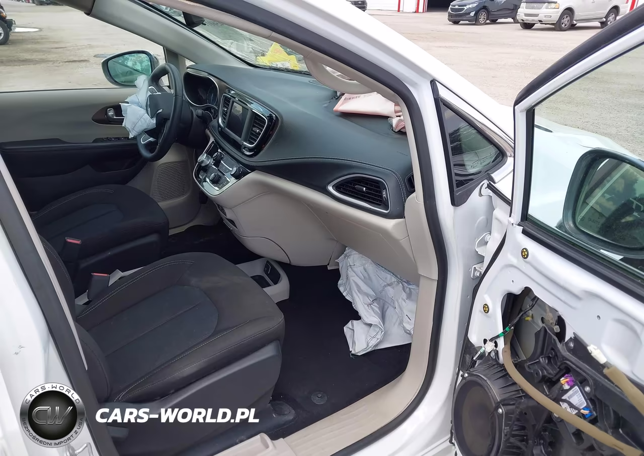 2023 Chrysler Voyager Lx VIN:2C4RC1CG2PR596144 - 5