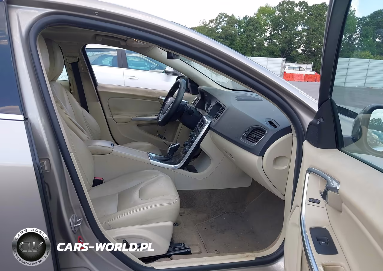 2015 Volvo S60 T5 Platinum VIN:YV140MFD1F1301439 - 5