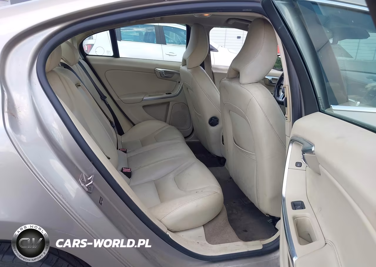 2015 Volvo S60 T5 Platinum VIN:YV140MFD1F1301439 - 8