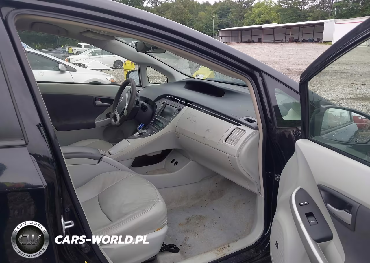 2011 Toyota Prius Three VIN:JTDKN3DU6B5342258 - 5