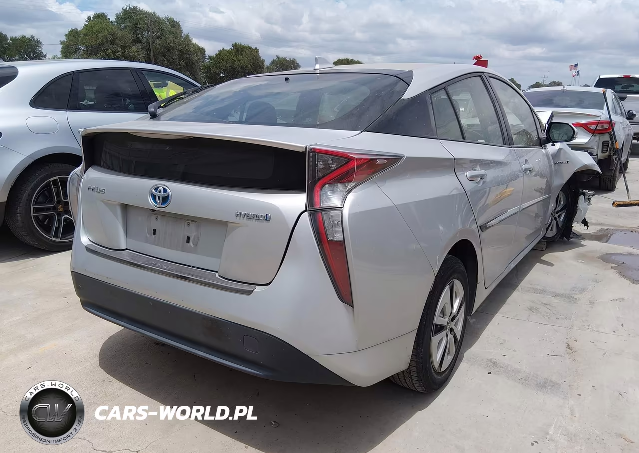 2016 Toyota Prius Three VIN:JTDKARFU8G3505961 - 4