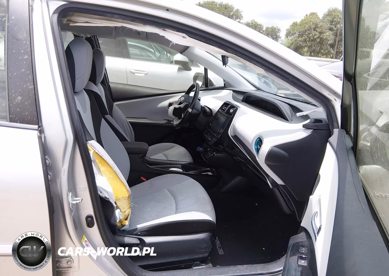 2016 Toyota Prius Three VIN:JTDKARFU8G3505961 - 5