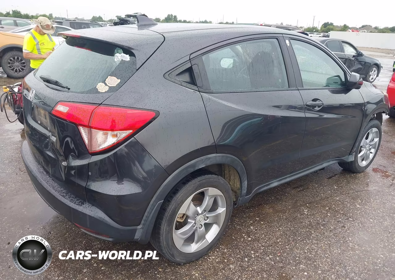 2018 Honda Hr-V Lx VIN:3CZRU5H3XJG703331 - 4