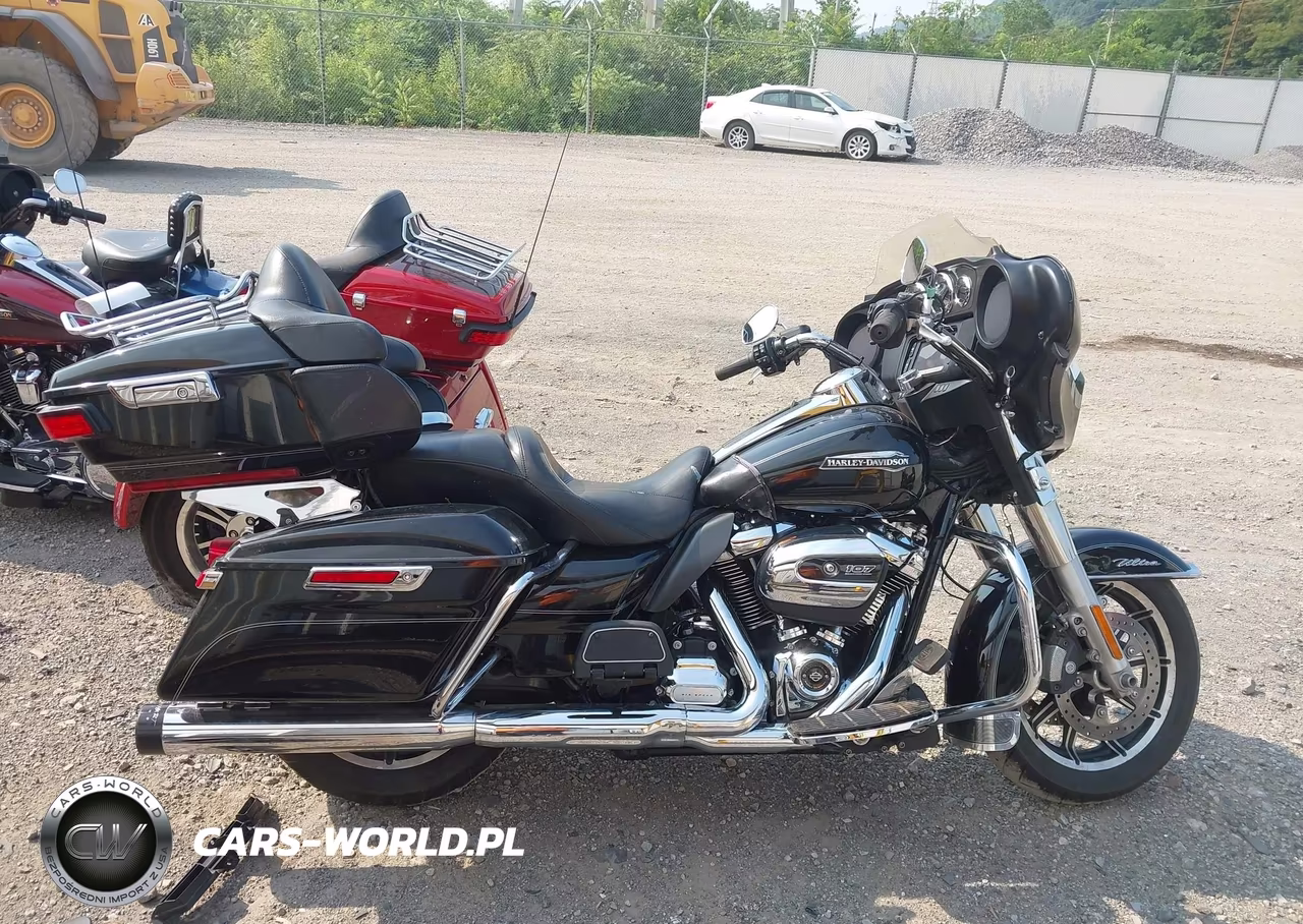 2017 Harley-Davidson Flhtcu Ultra Classic Electra Gld VIN:1HD1FCC18HB671259 - 13