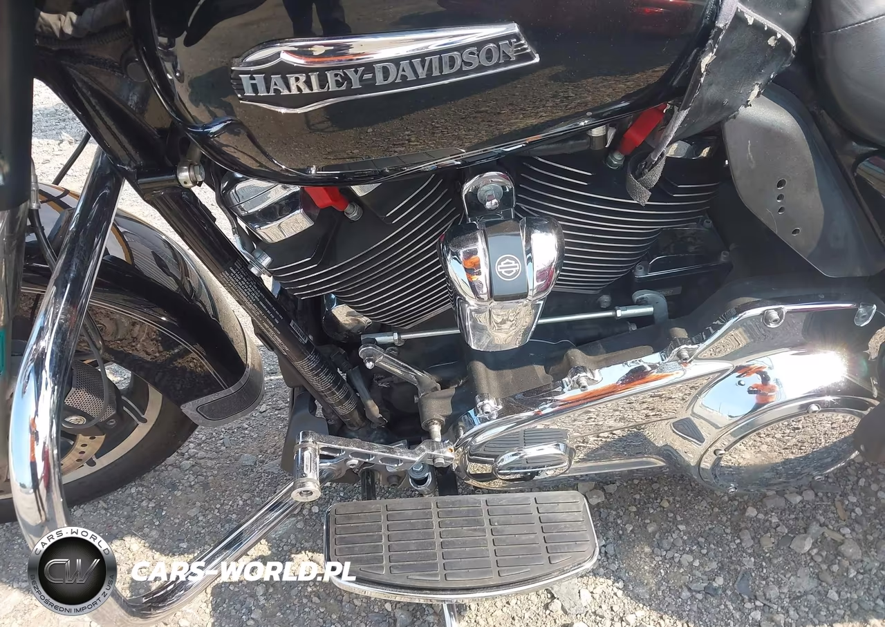 2017 Harley-Davidson Flhtcu Ultra Classic Electra Gld VIN:1HD1FCC18HB671259 - 9