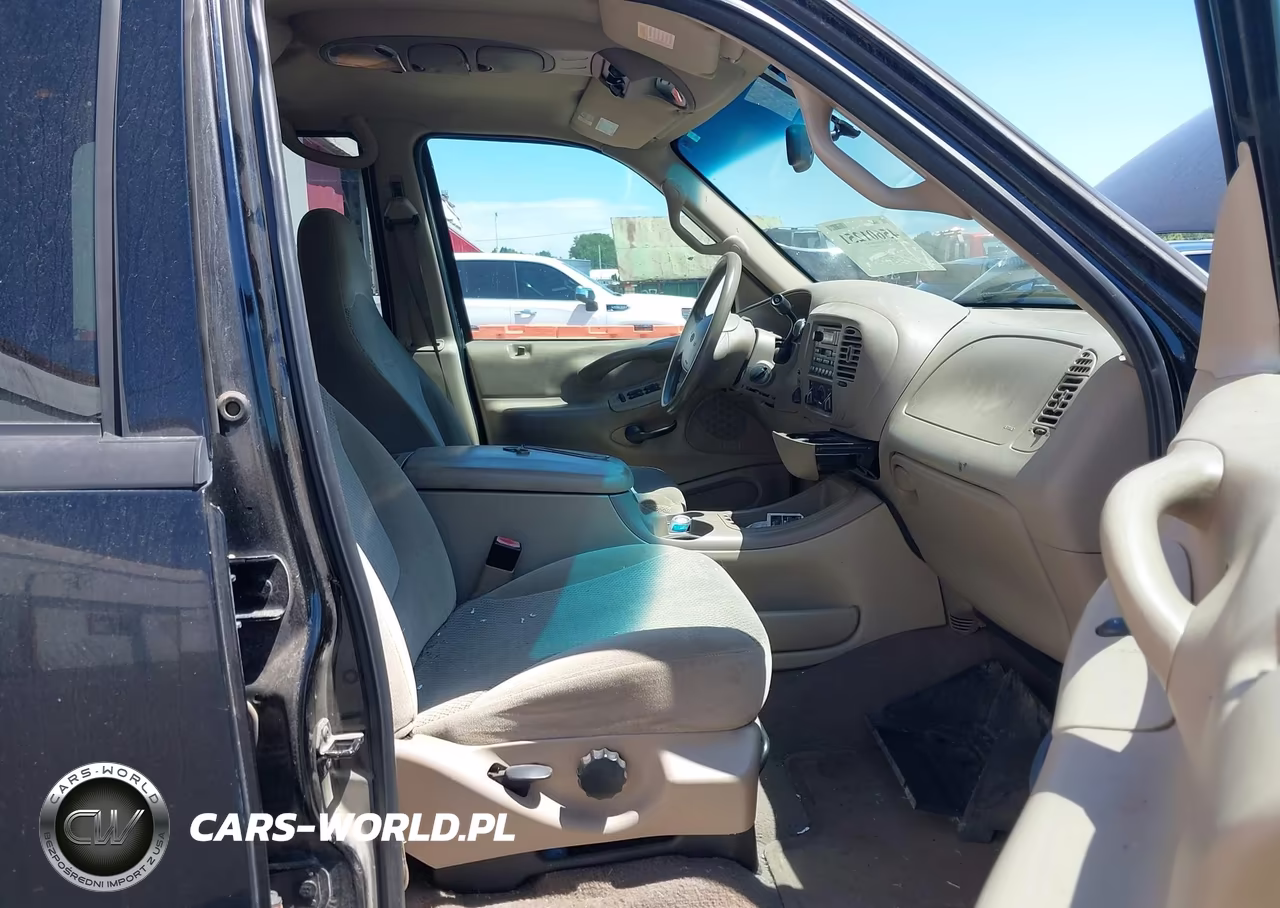 2002 Ford Expedition Xlt VIN:1FMPU16L22LA63057 - 5