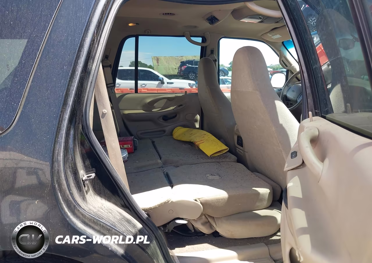 2002 Ford Expedition Xlt VIN:1FMPU16L22LA63057 - 8