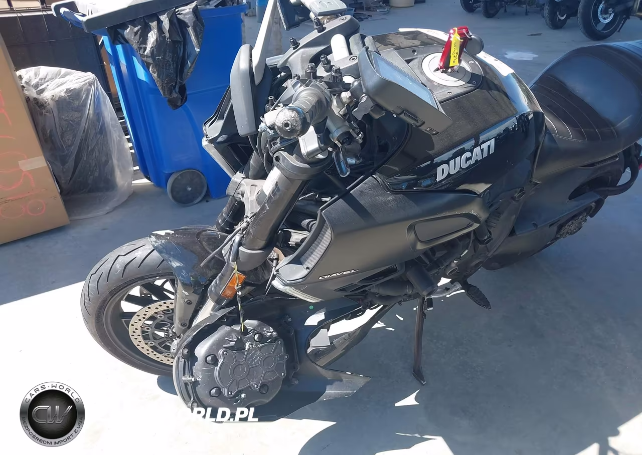 2012 Ducati Diavel VIN:ZDM13BLW9CB008022 - 2