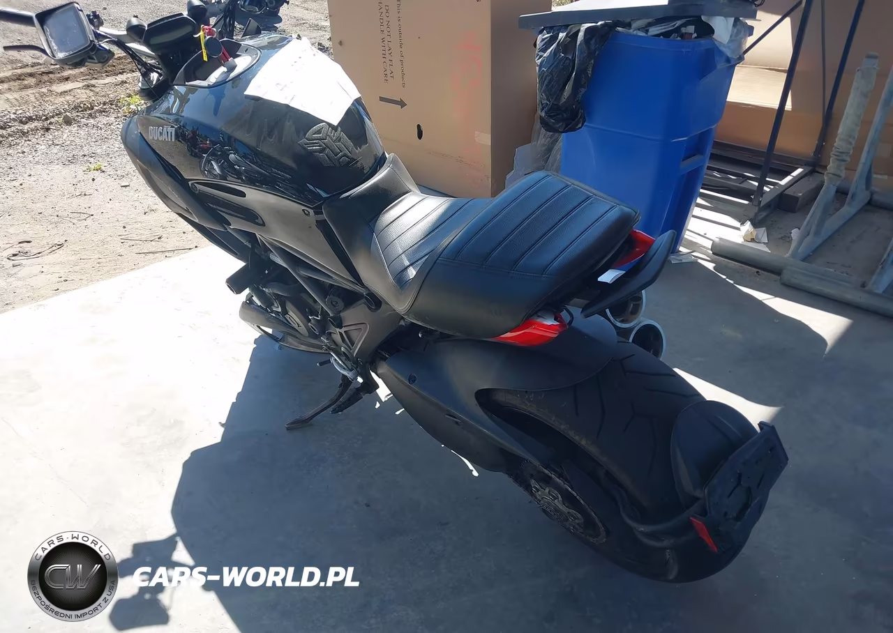 2012 Ducati Diavel VIN:ZDM13BLW9CB008022 - 3