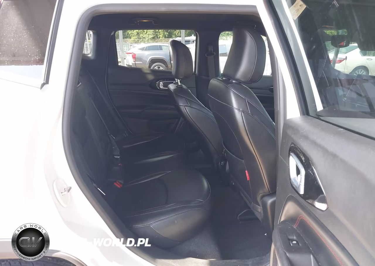 2023 Jeep Compass Trailhawk 4X4 VIN:3C4NJDDN8PT527992 - 8