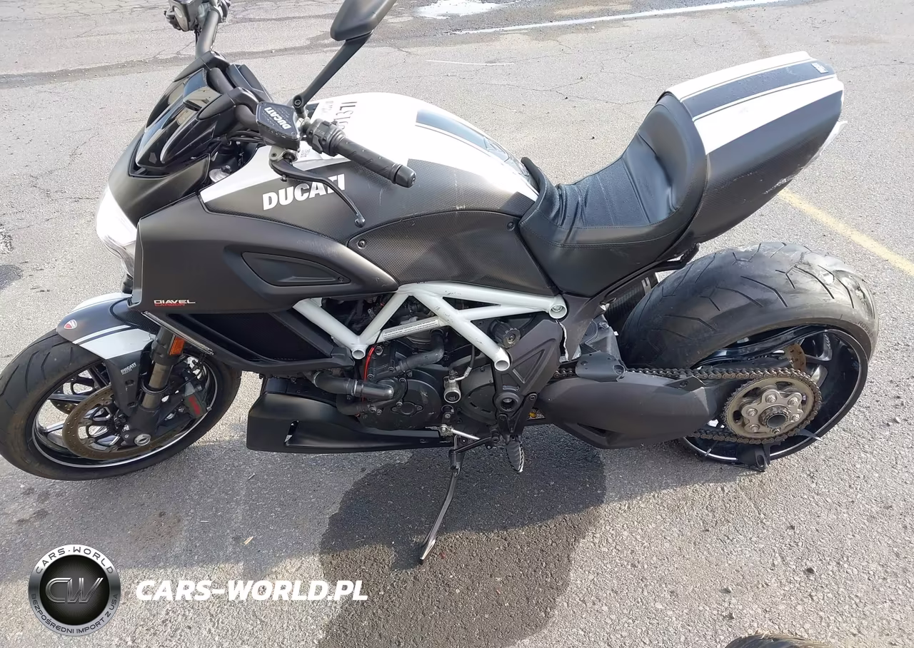 2015 Ducati Diavel VIN:ZDM13BSW9FB020841 - 12