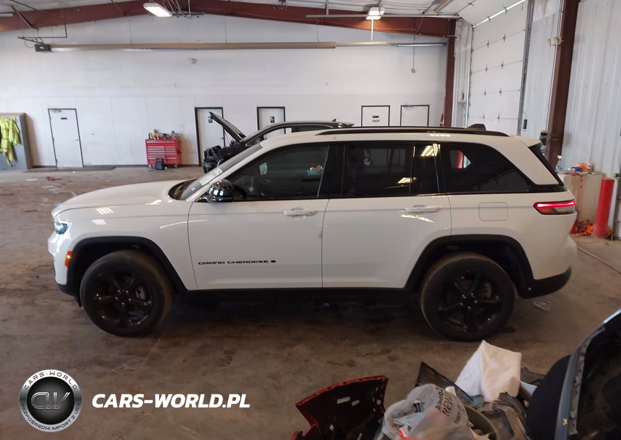 2024 Jeep Grand Cherokee Altitude 4X4 VIN:1C4RJHAGXRC195115 - 14