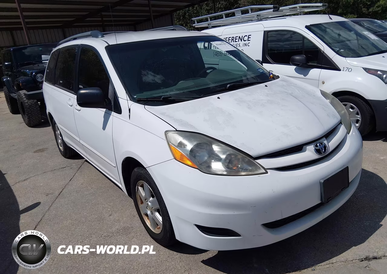2010 Toyota Sienna Le – zdjęcie 1 z 11