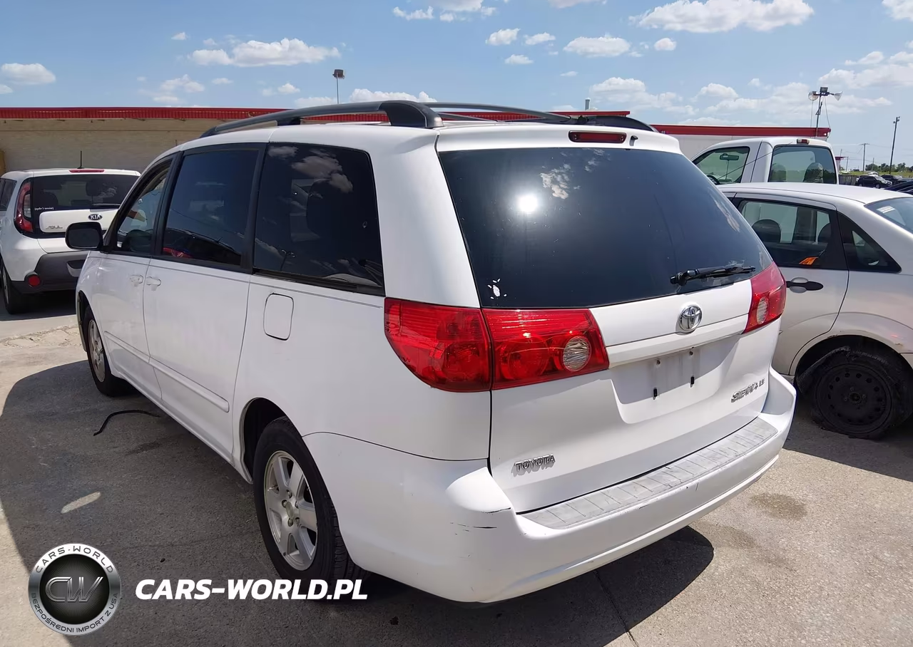 2010 Toyota Sienna Le VIN:5TDKK4CC6AS330305 - 3