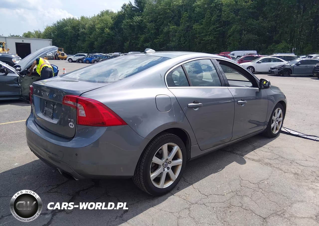 2016 Volvo S60 T5 Drive-E Premier VIN:YV126MFK2G2406751 - 4