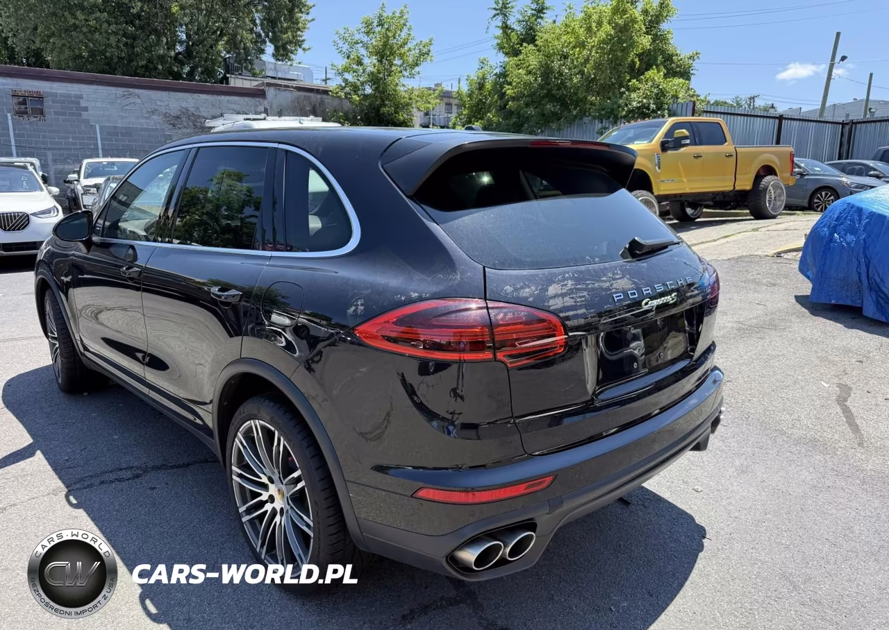 2015 Porsche Cayenne E-Hybrid S VIN:WP1AE2A24FLA52030 - 3