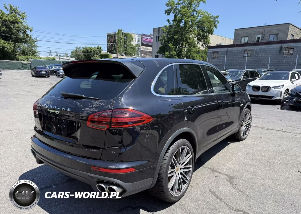 2015 Porsche Cayenne E-Hybrid S VIN:WP1AE2A24FLA52030 - 4