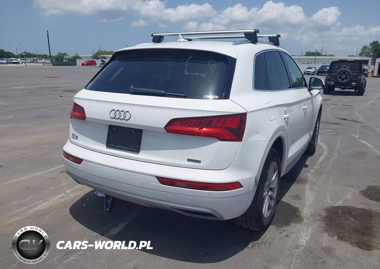 2020 Audi Q5 Premium 45 Tfsi Quattro S Tronic-Titanium Premium 45 Tfsi Quattro S Tronic VIN:WA1ANAFY8L2040693 - 4