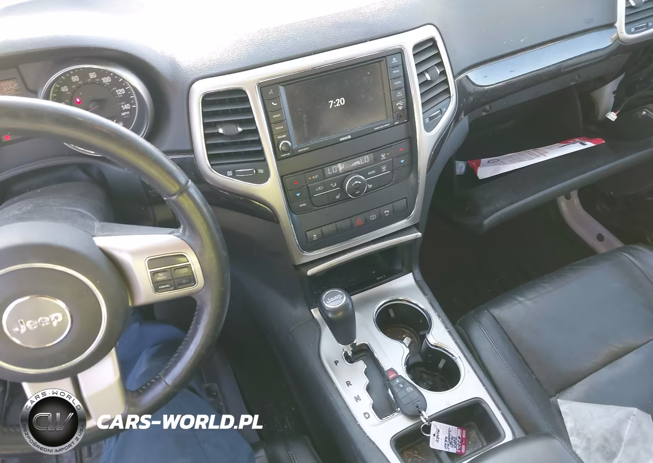 2013 Jeep Grand Cherokee Laredo VIN:1C4RJFAG5DC582460 - 11