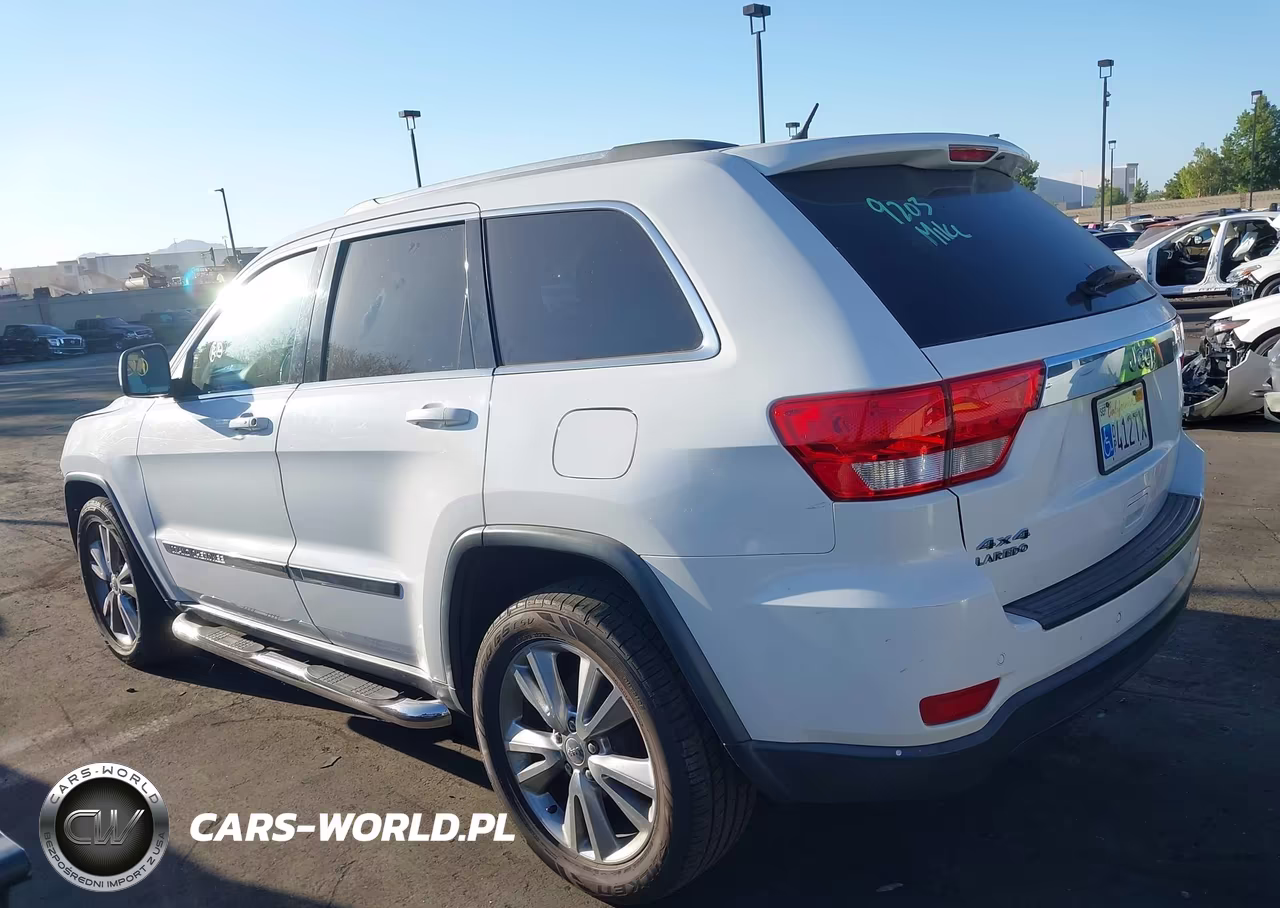 2013 Jeep Grand Cherokee Laredo VIN:1C4RJFAG5DC582460 - 15