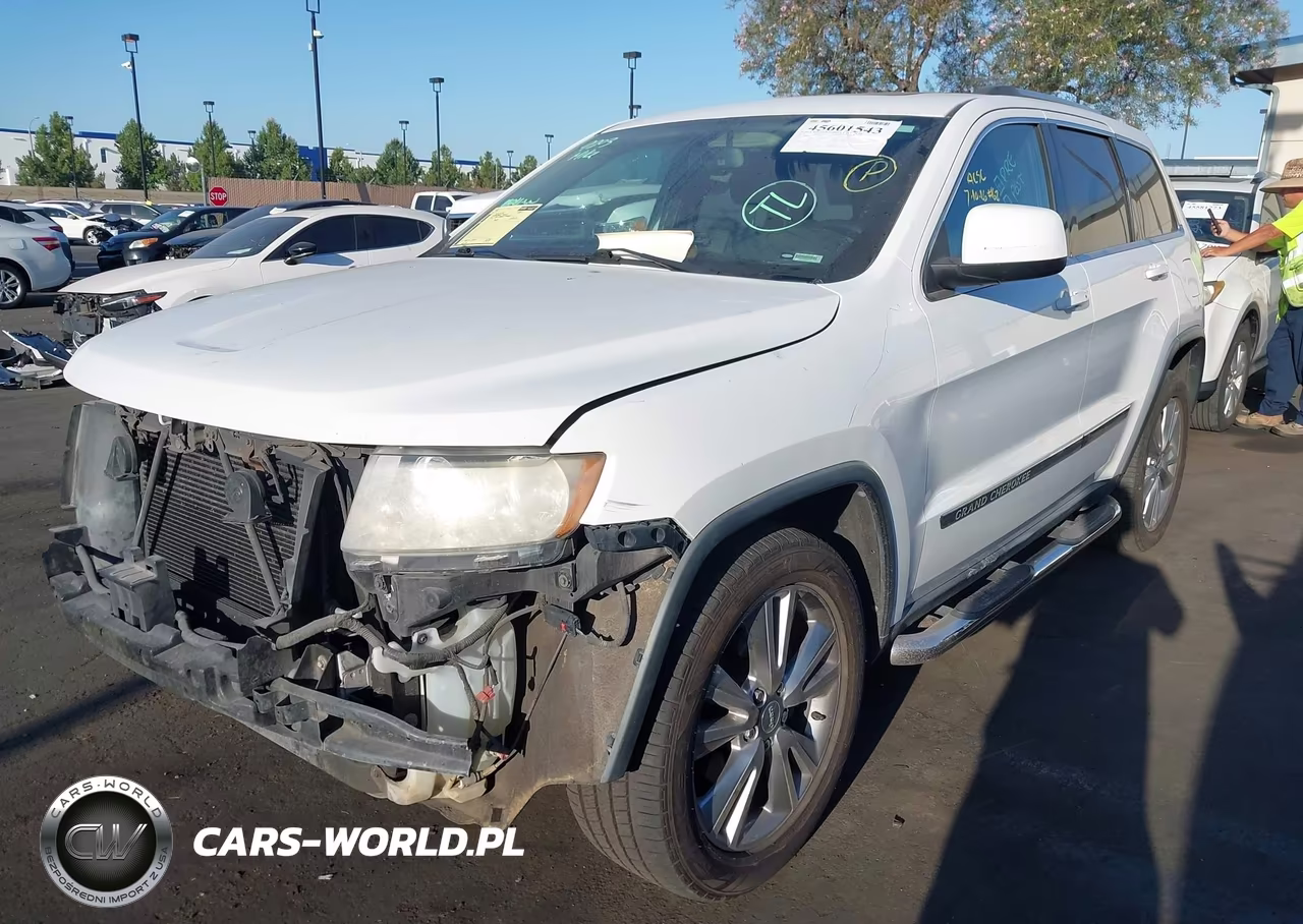 2013 Jeep Grand Cherokee Laredo VIN:1C4RJFAG5DC582460 - 2