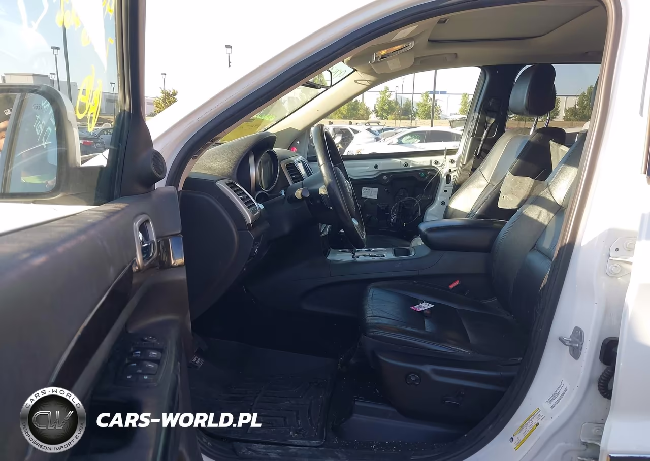 2013 Jeep Grand Cherokee Laredo VIN:1C4RJFAG5DC582460 - 5
