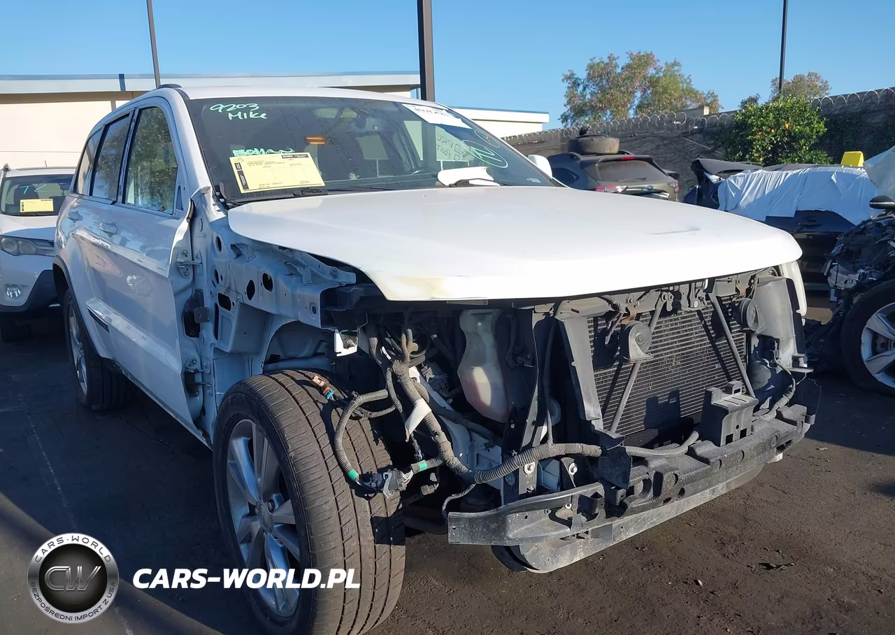 2013 Jeep Grand Cherokee Laredo VIN:1C4RJFAG5DC582460 - 6