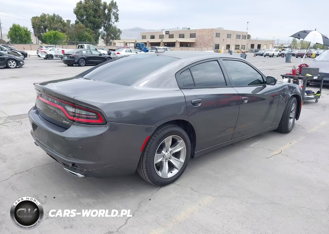 2018 Dodge Charger Sxt Plus Rwd VIN:2C3CDXHG0JH215889 - 4