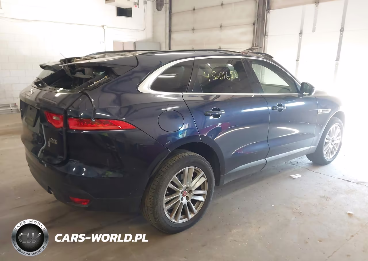 2018 Jaguar F-Pace 25T Prestige VIN:SADCK2FX8JA249850 - 4