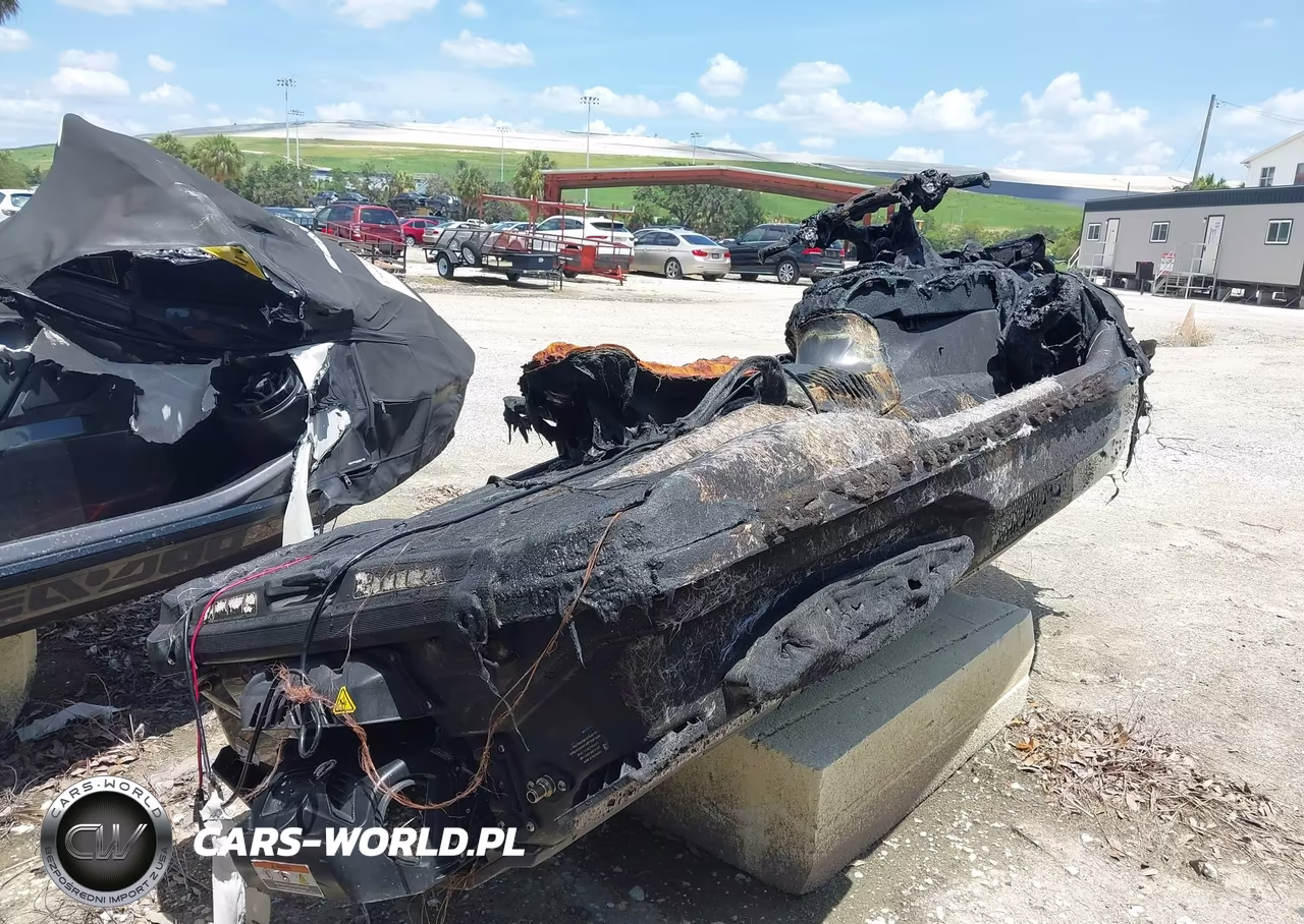 2022 Sea Doo Rxt-300 VIN:YDV10179I122 - 4