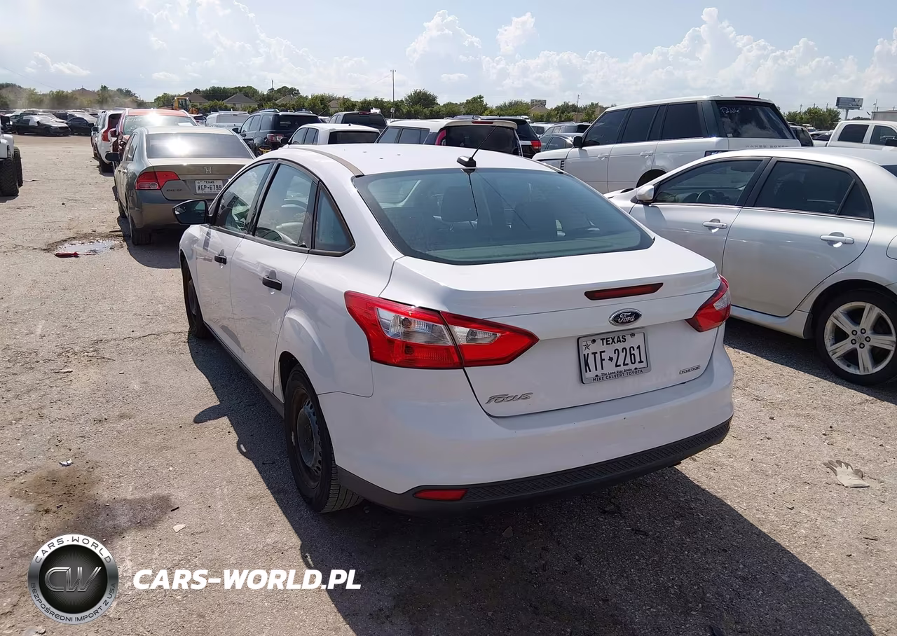 2013 Ford Focus S VIN:1FADP3E27DL297495 - 3