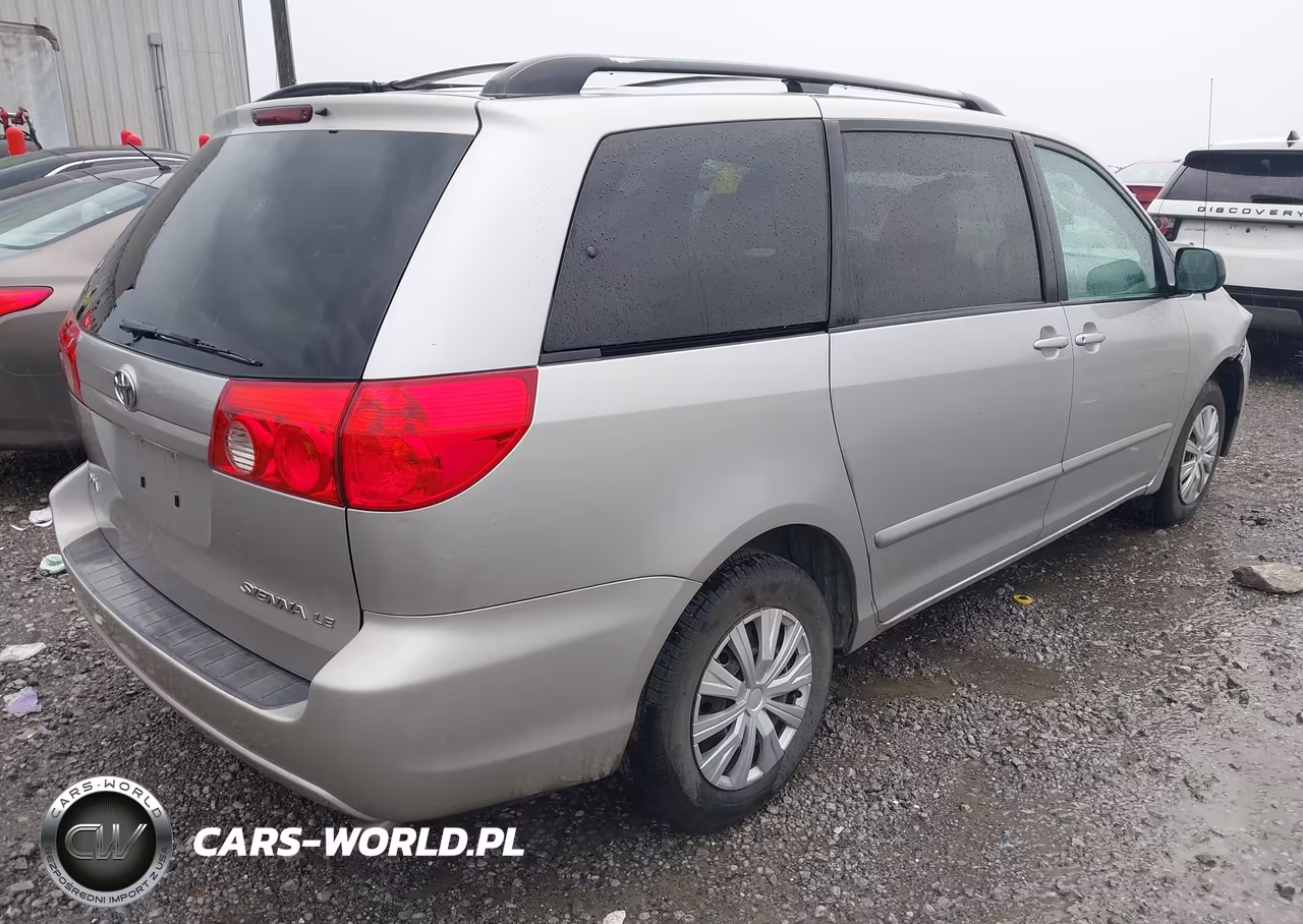 2010 Toyota Sienna Le VIN:5TDKK4CC0AS341042 - 4