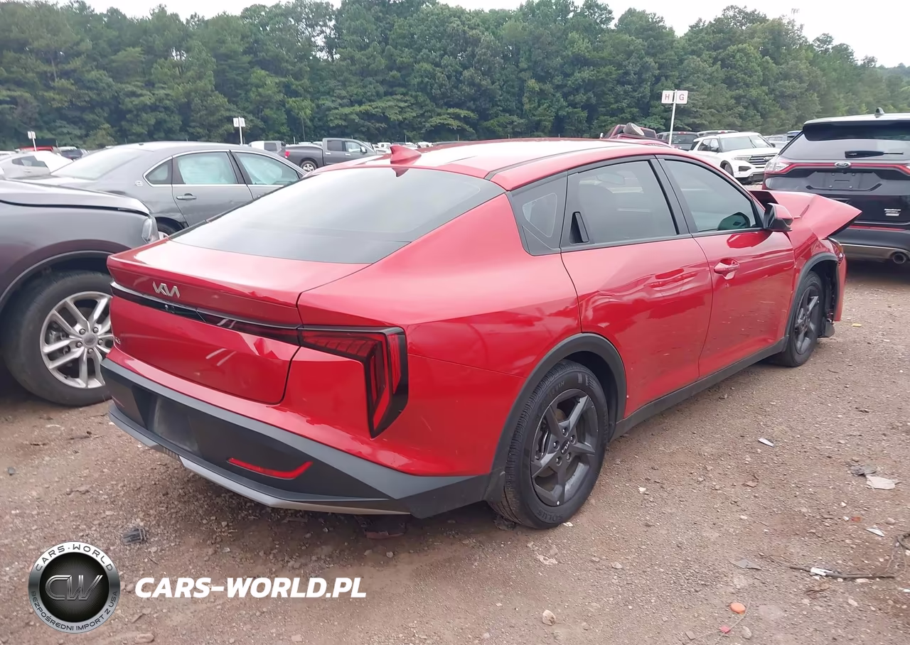 2025 Kia K4 Lxs VIN:3KPFT4DE3SE023183 - 4