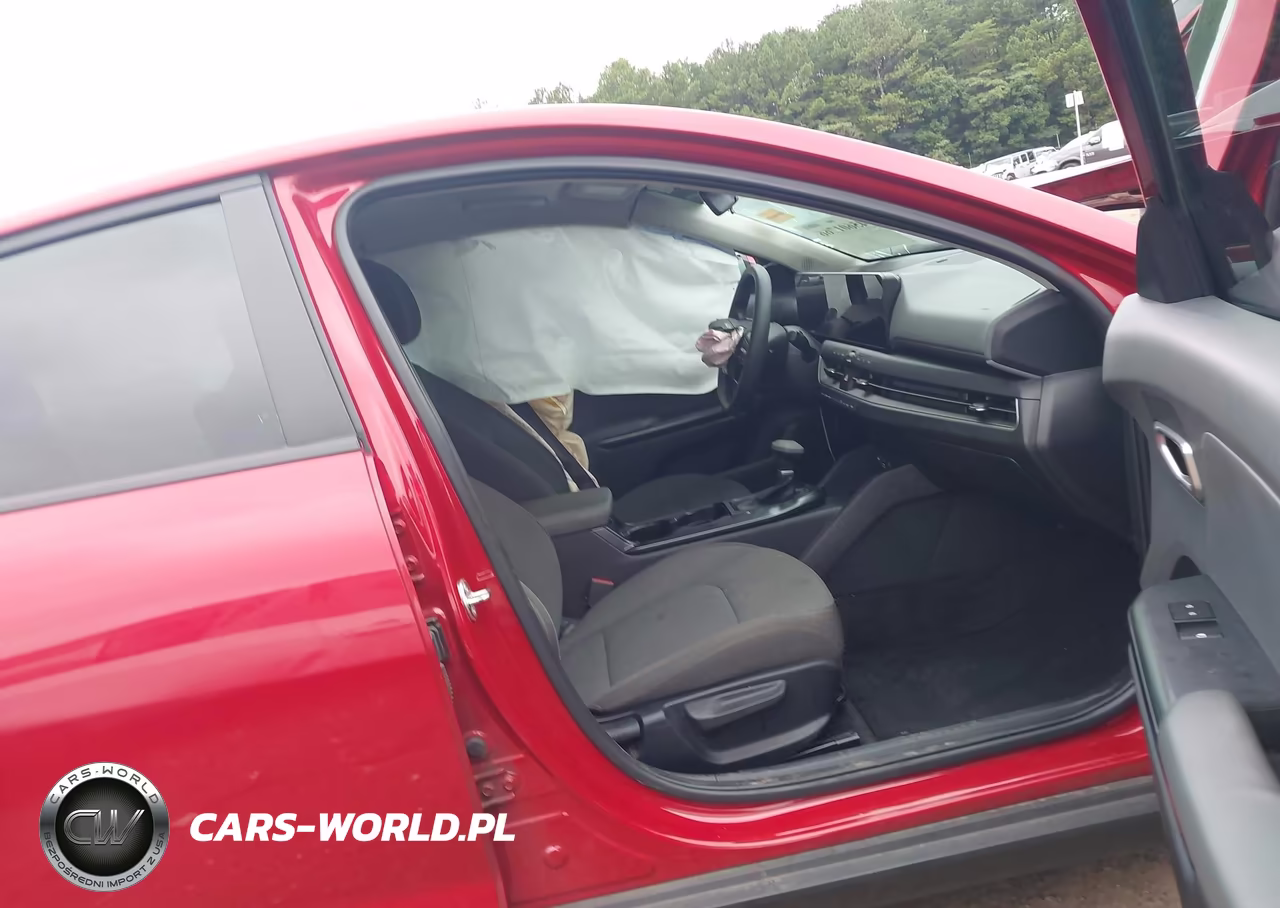 2025 Kia K4 Lxs VIN:3KPFT4DE3SE023183 - 5