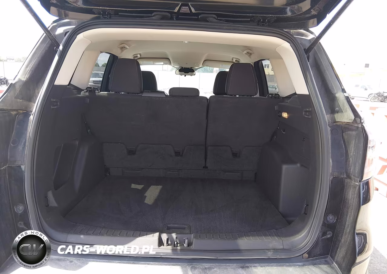 2017 Ford Escape Se VIN:1FMCU9G94HUE33301 - 16