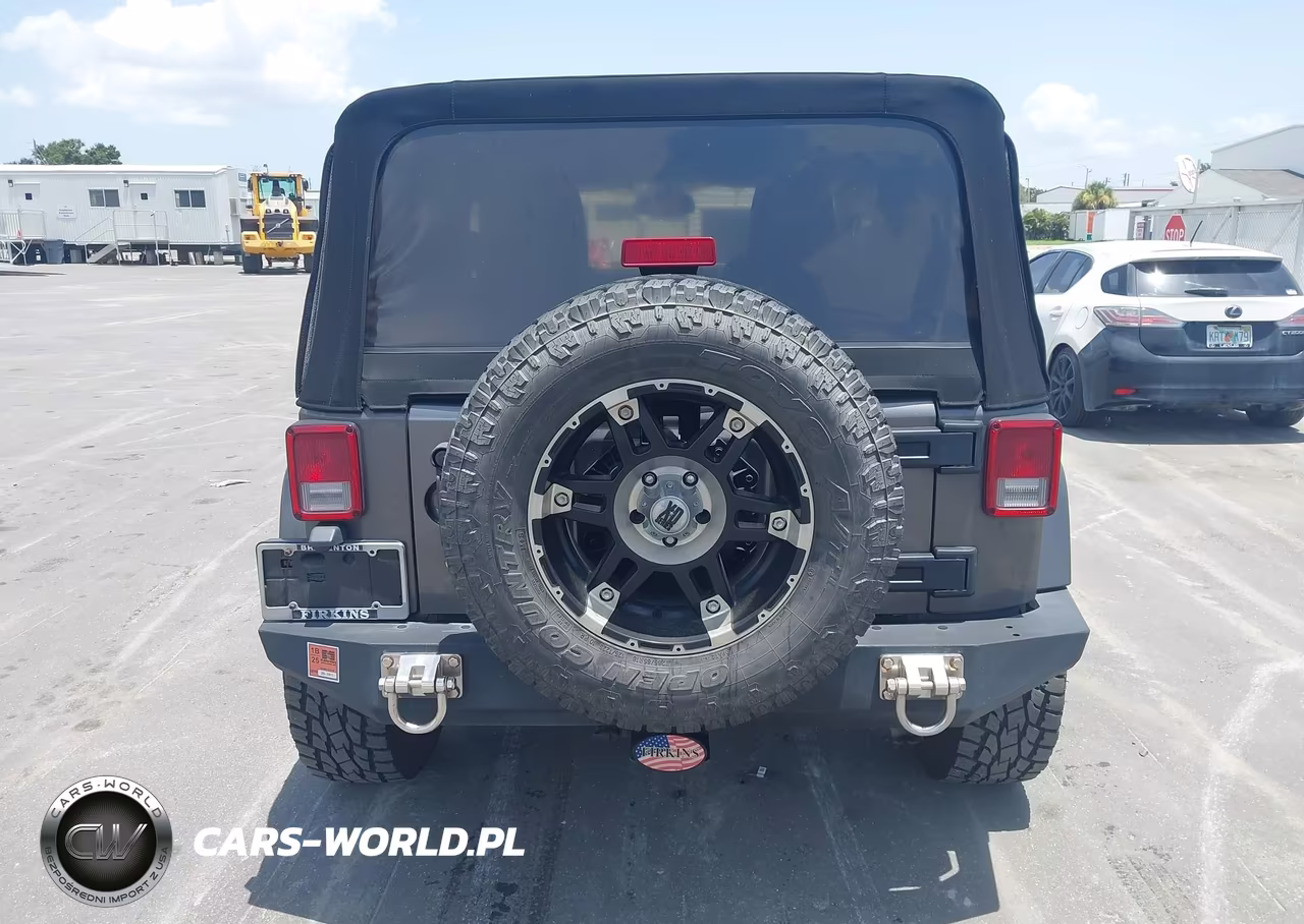 2014 Jeep Wrangler Sahara VIN:1C4GJWBG4EL266488 - 16
