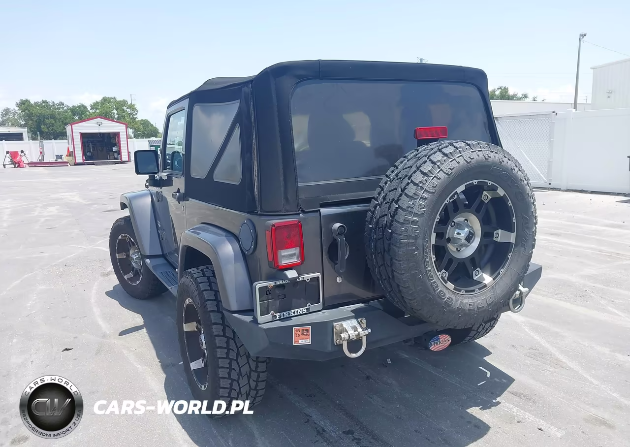 2014 Jeep Wrangler Sahara VIN:1C4GJWBG4EL266488 - 3