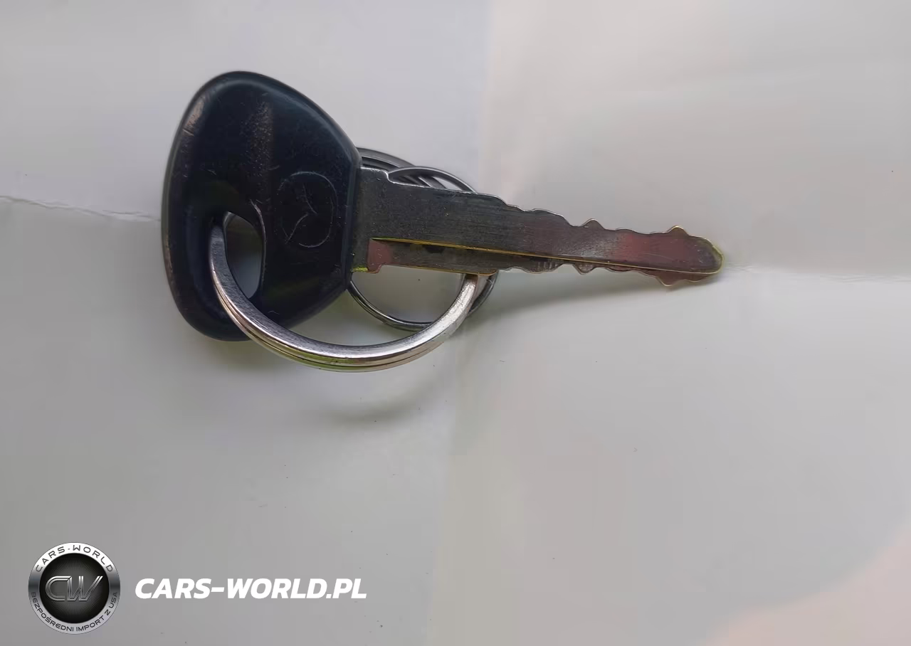 2004 Mazda Mazda6 S VIN:1YVFP80D245N12384 - 11