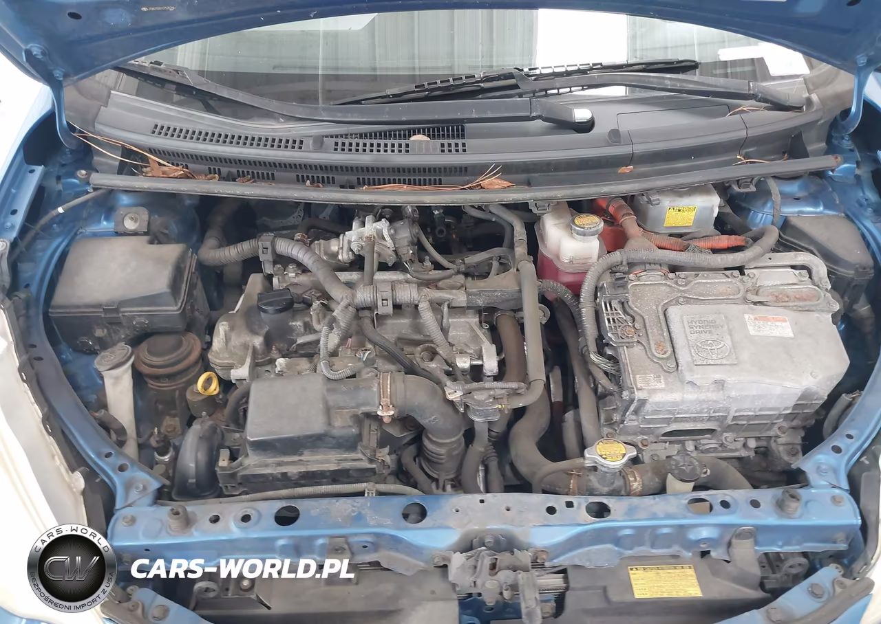 2012 Toyota Prius C Three VIN:JTDKDTB31C1525766 - 10