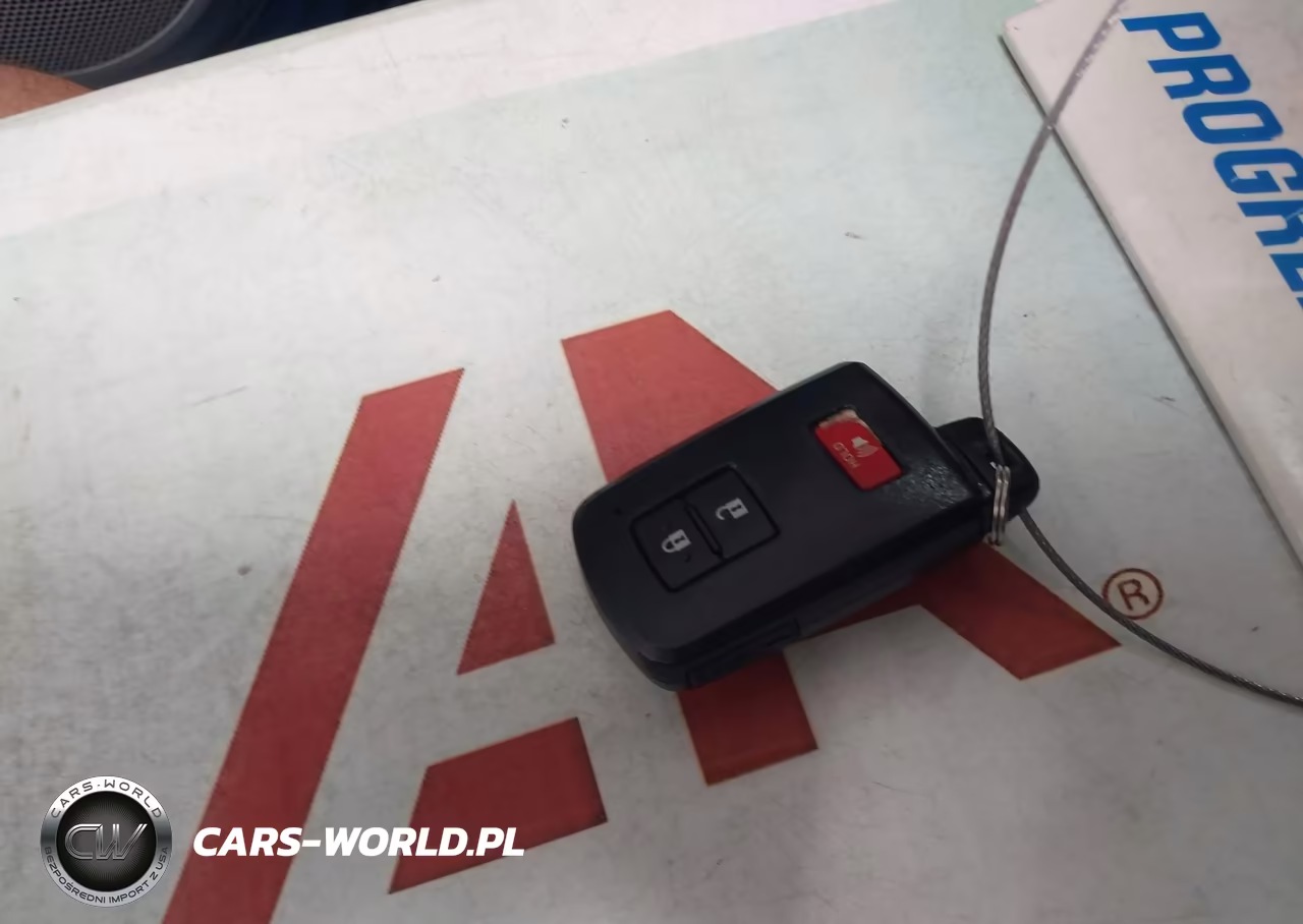 2012 Toyota Prius C Three VIN:JTDKDTB31C1525766 - 11