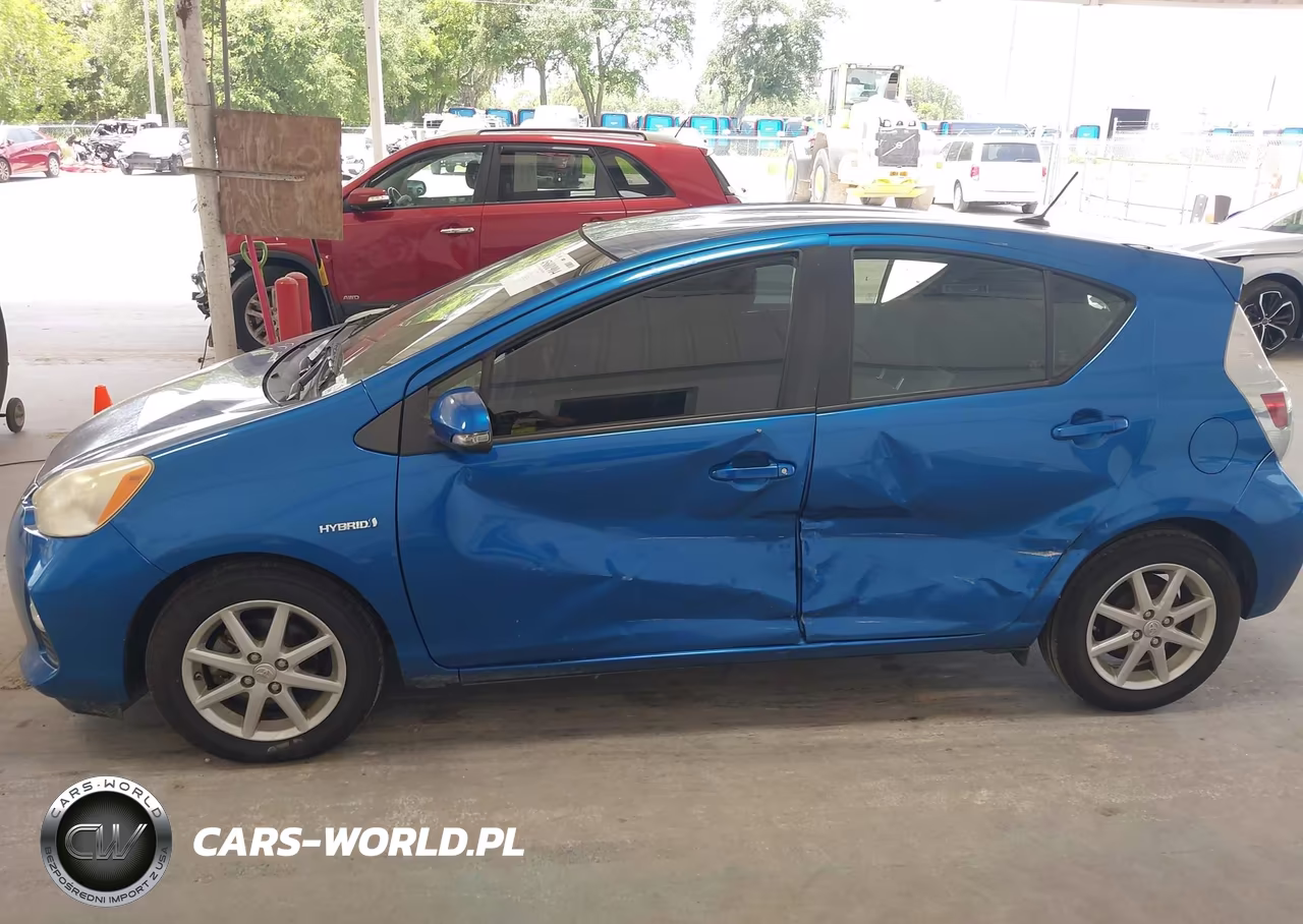 2012 Toyota Prius C Three VIN:JTDKDTB31C1525766 - 14