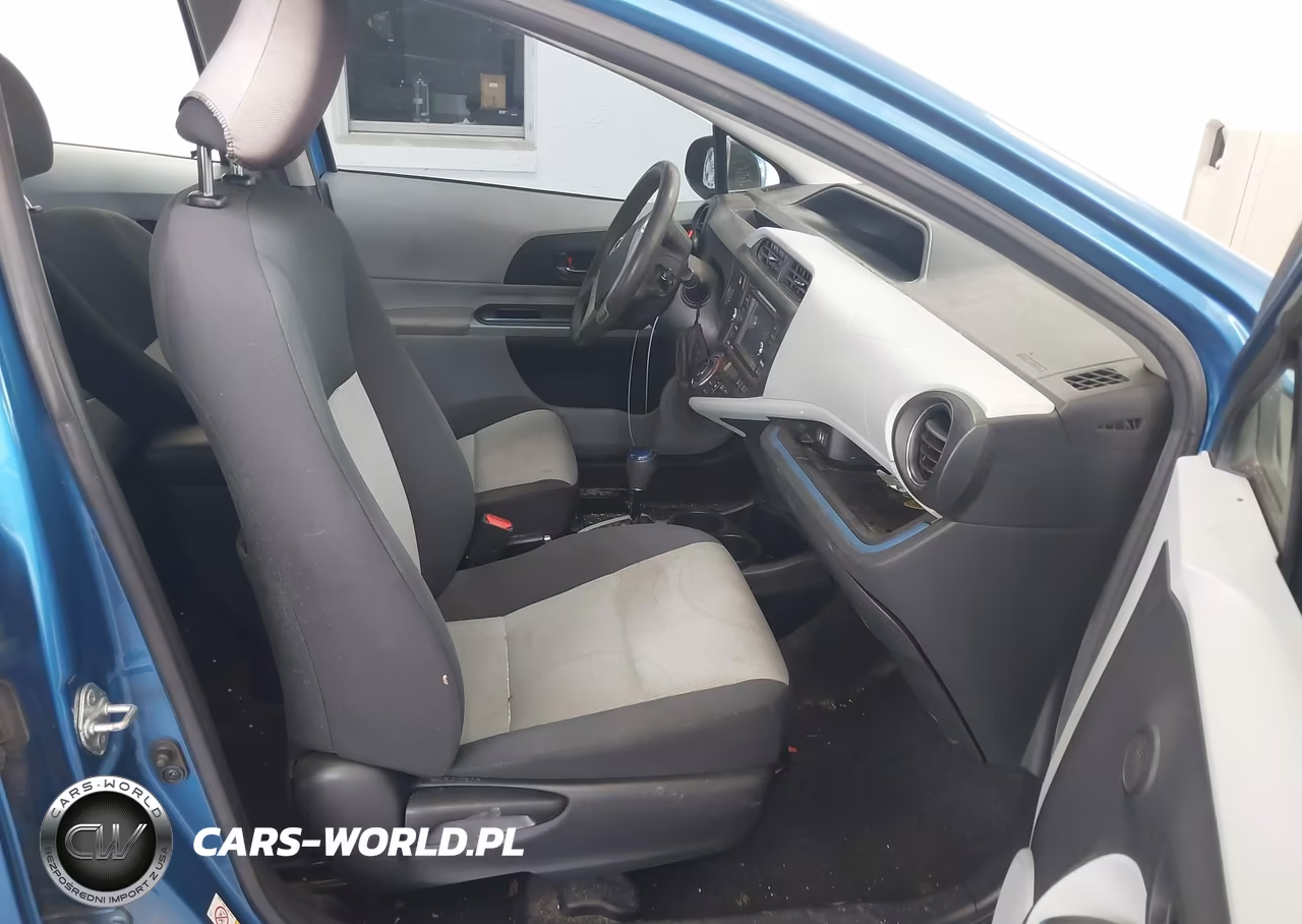 2012 Toyota Prius C Three VIN:JTDKDTB31C1525766 - 5