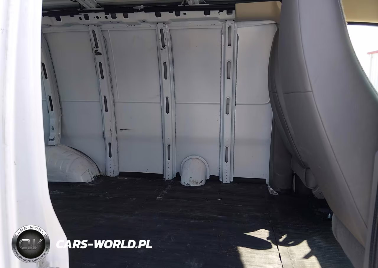 2015 Chevrolet Express 2500 Work Van VIN:1GCWGFCGXF1242959 - 8